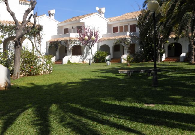 Appartement in Denia - Bungalow adosado en  L'Escala  con piscina ideal para familias