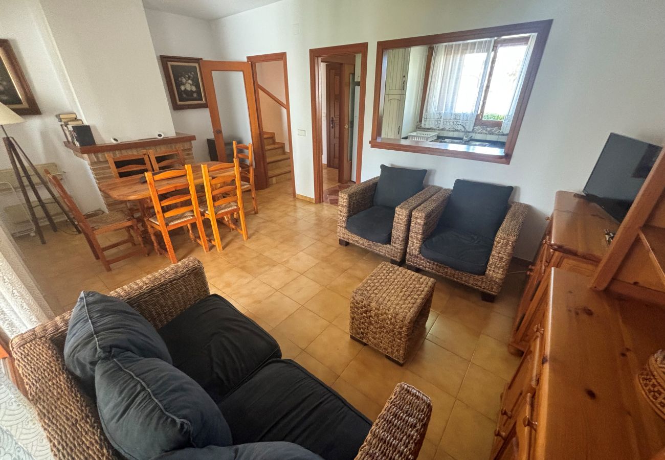 Appartement in Denia - Bungalow adosado en  L'Escala  con piscina ideal para familias