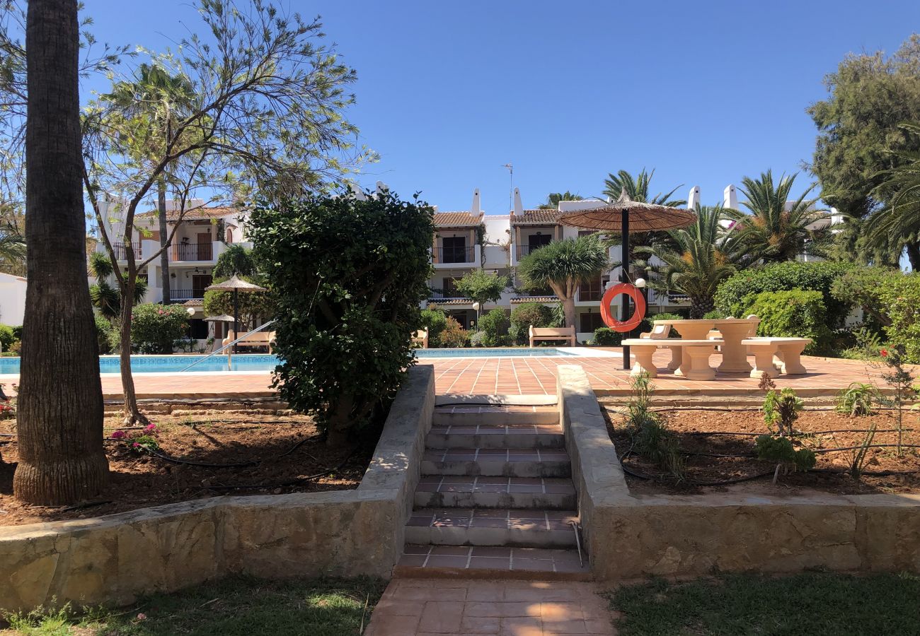 Appartement à Denia - Appartement au rez-de-chaussée face à la piscine et au bord de la mer