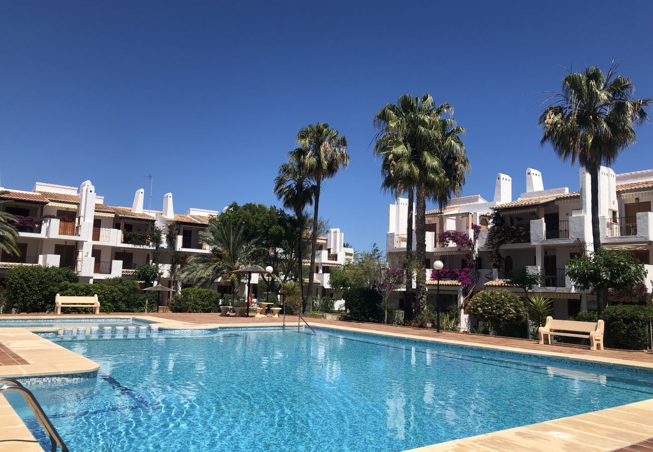 Appartement à Denia - Appartement au rez-de-chaussée face à la piscine et au bord de la mer