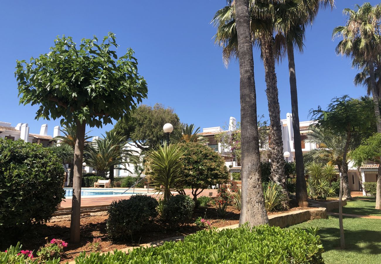 Appartement à Denia - Appartement au rez-de-chaussée face à la piscine et au bord de la mer