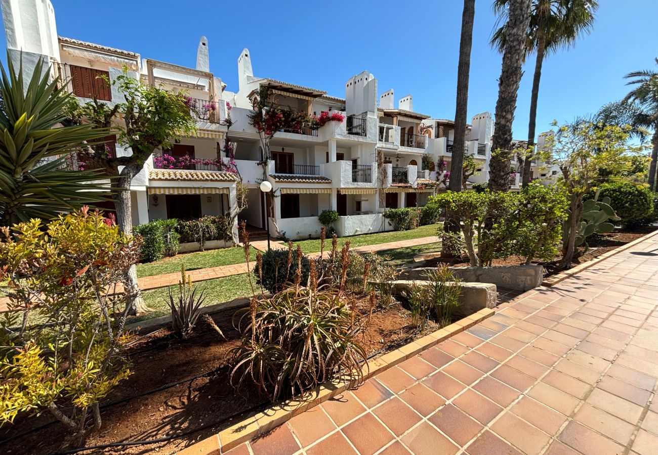 Appartement à Denia - Appartement au rez-de-chaussée face à la piscine et au bord de la mer