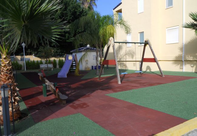 Appartement à Denia - Appartement idéal pour les familles avec aire de jeux, piscine et jardin