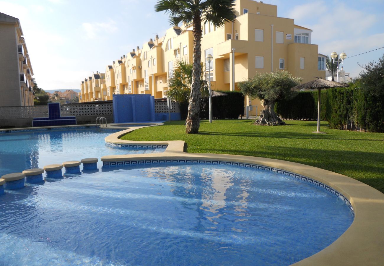 Appartement à Denia - Appartement idéal pour les familles avec aire de jeux, piscine et jardin