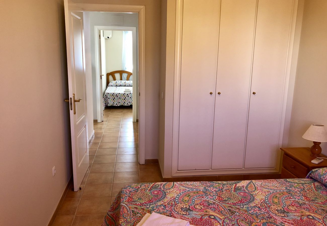 Appartement à Denia - Appartement idéal pour les familles avec aire de jeux, piscine et jardin