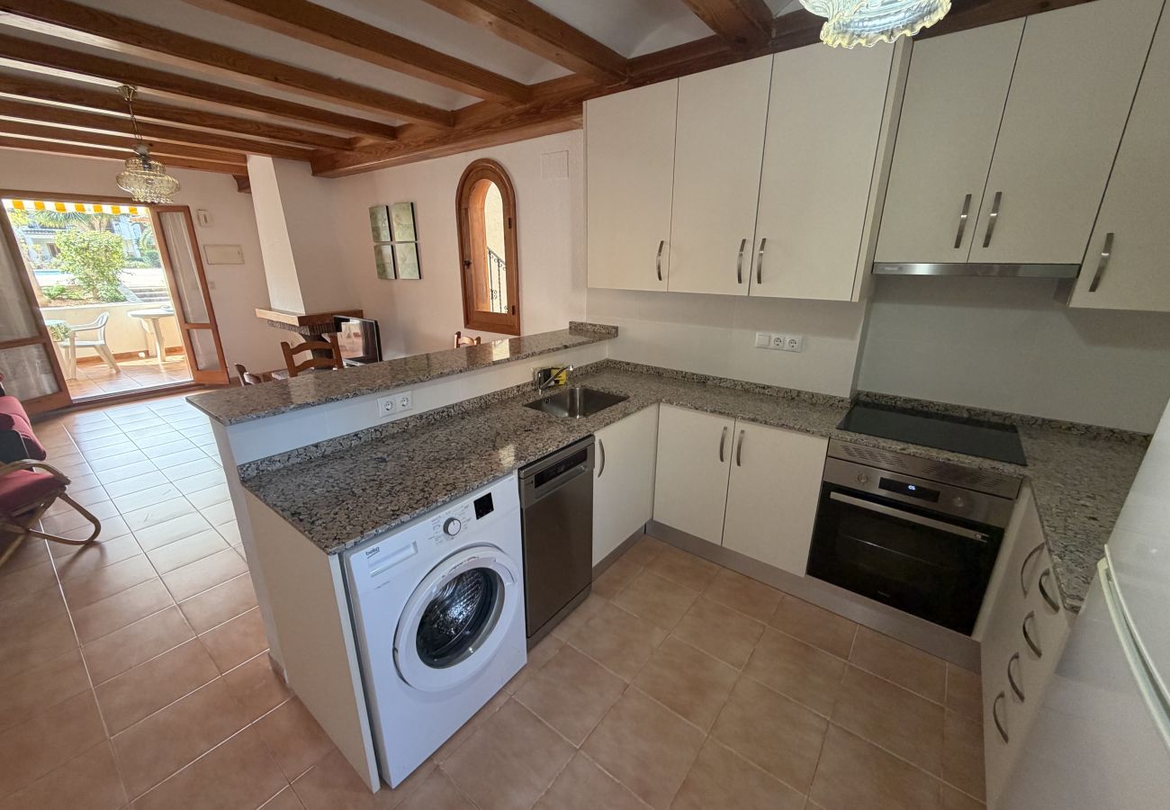 Appartamento a Denia - Apartamento en planta baja frente a la piscina y en primera linea de playa