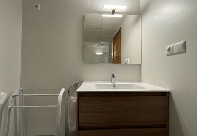 Apartamento em Denia - Apartamento en planta baja frente a la piscina y en primera linea de playa Apartamento em Denia - Apartamento en planta baja frente a la piscina y en primera linea de playa