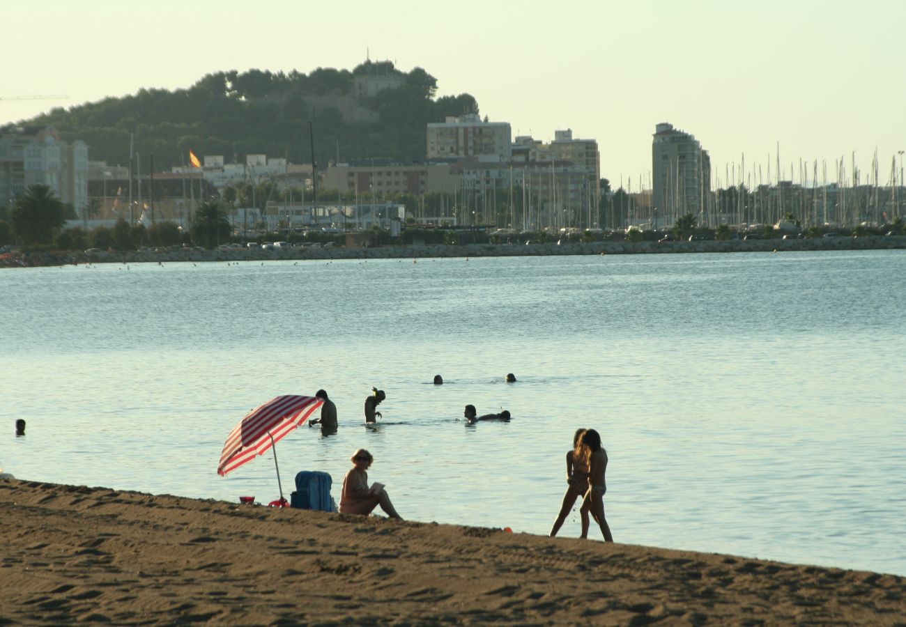 Apartamento em Denia - Apartamento ideal para familiascon parque infantil,piscina y jardin