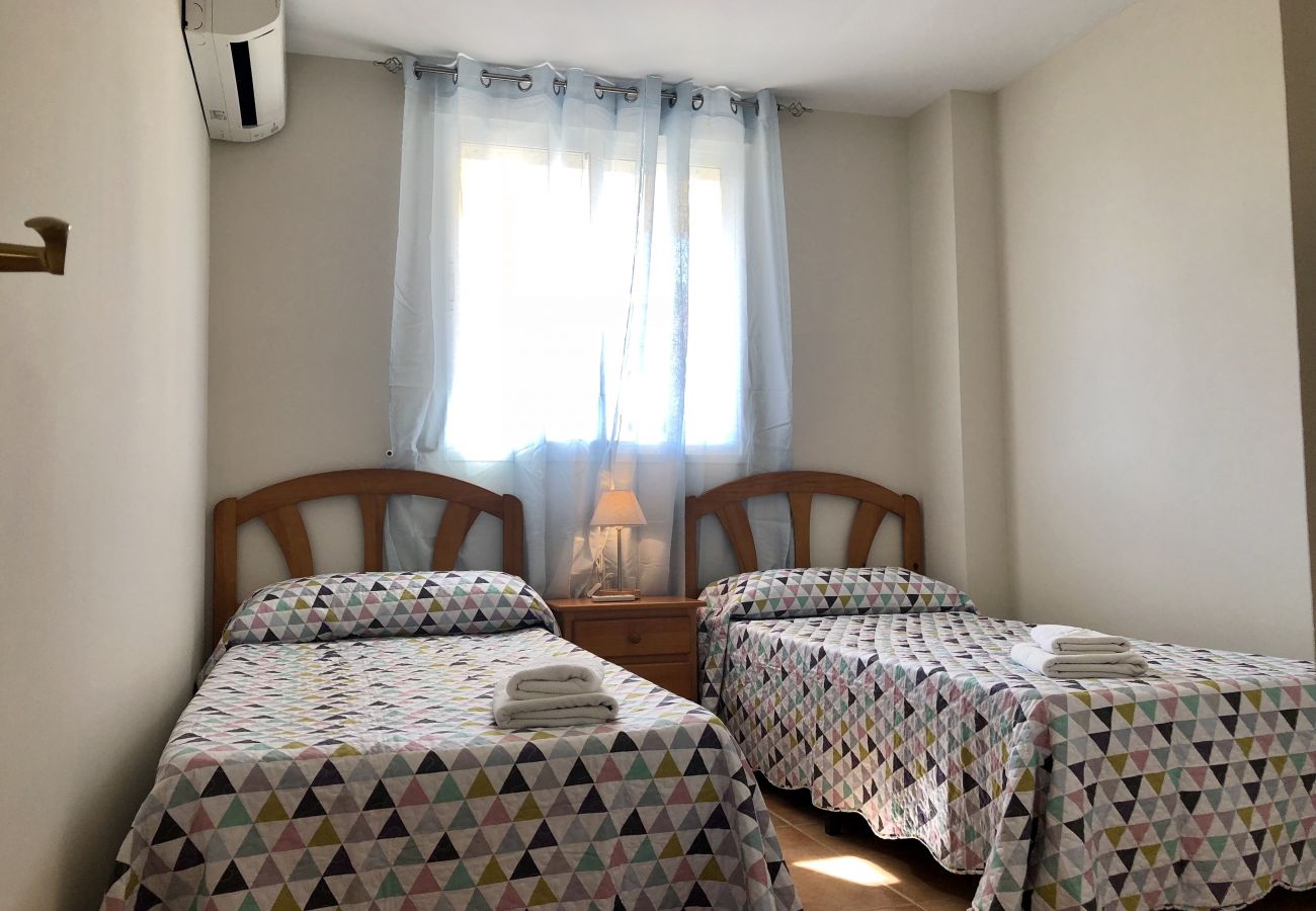 Apartamento em Denia - Apartamento ideal para familiascon parque infantil,piscina y jardin