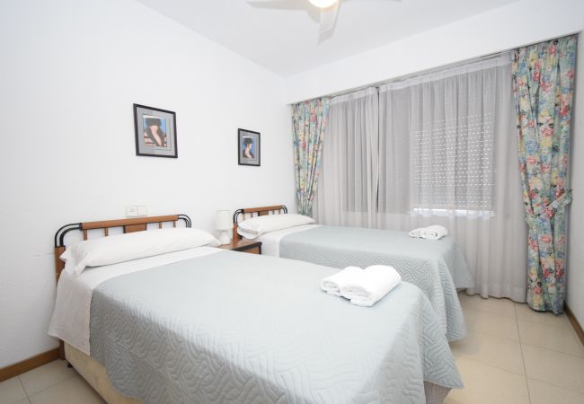 Apartamento em Benidorm - CASTELMAR ( 2 QUARTOS) Apartamento em Benidorm - CASTELMAR ( 2 QUARTOS)