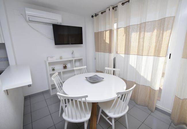 Apartamento em Benidorm - VILLAMARINA (DUPLEX 2 QUARTOS) Apartamento em Benidorm - VILLAMARINA (DUPLEX 2 QUARTOS)
