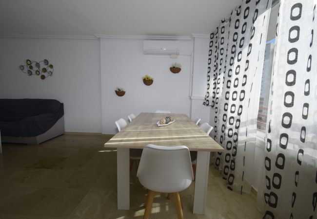 Apartamento em Benidorm - PINTOR ROSALES  (3 QUARTOS)