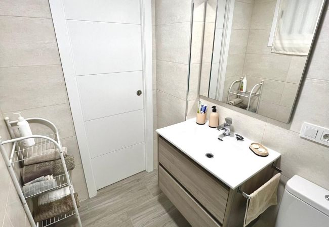 Apartamento em Benidorm - DON PACO (2 QUARTOS) - 4 pessoas Apartamento em Benidorm - DON PACO (2 QUARTOS) - 4 pessoas