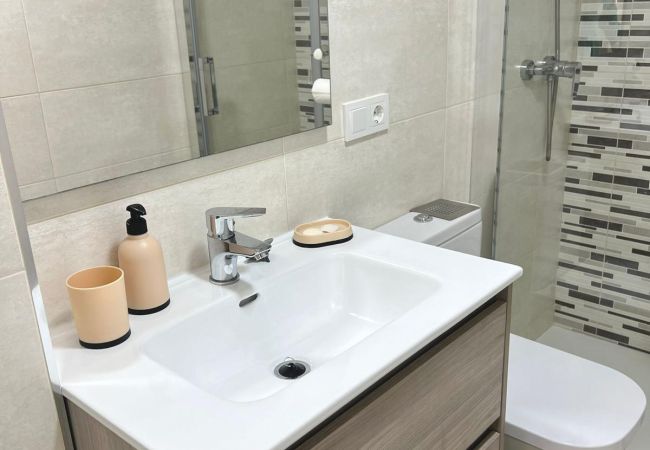 Apartamento em Benidorm - DON PACO (2 QUARTOS) - 4 pessoas Apartamento em Benidorm - DON PACO (2 QUARTOS) - 4 pessoas