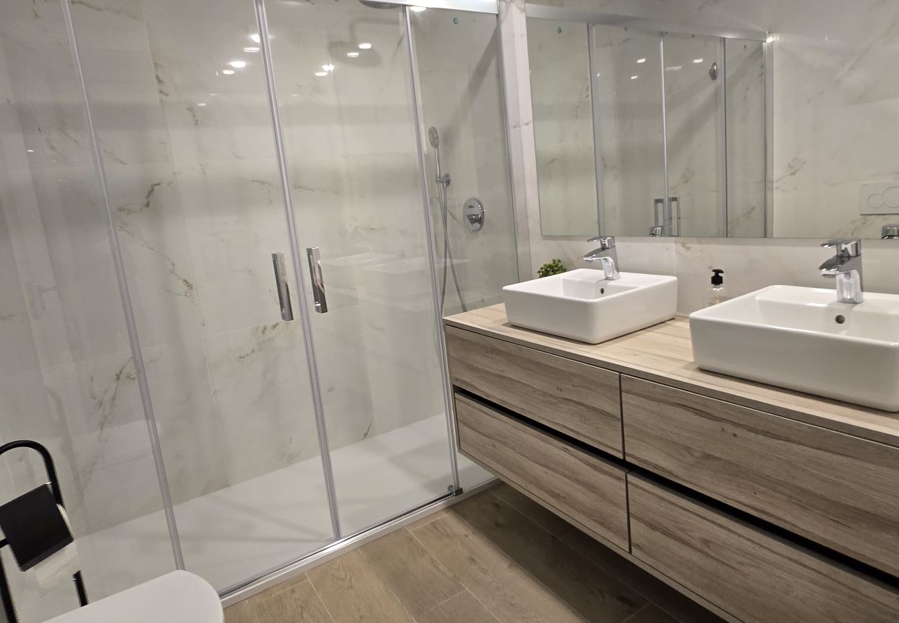 Apartamento em Benidorm - BENIDORM BEACH (2 QUARTOS) - 4 pessoas