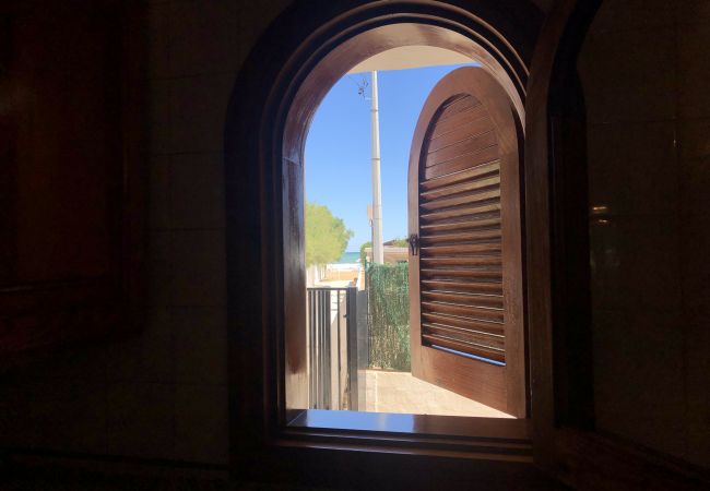 Apartment in Denia - Apartment on the ground floor facing the pool and on the beachfront Apartment in Denia - Apartment on the ground floor facing the pool and on the beachfront