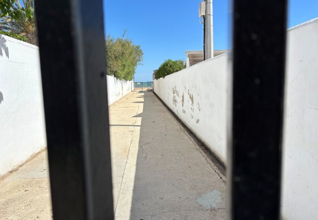 Apartment in Denia - Apartment on the ground floor facing the pool and on the beachfront Apartment in Denia - Apartment on the ground floor facing the pool and on the beachfront