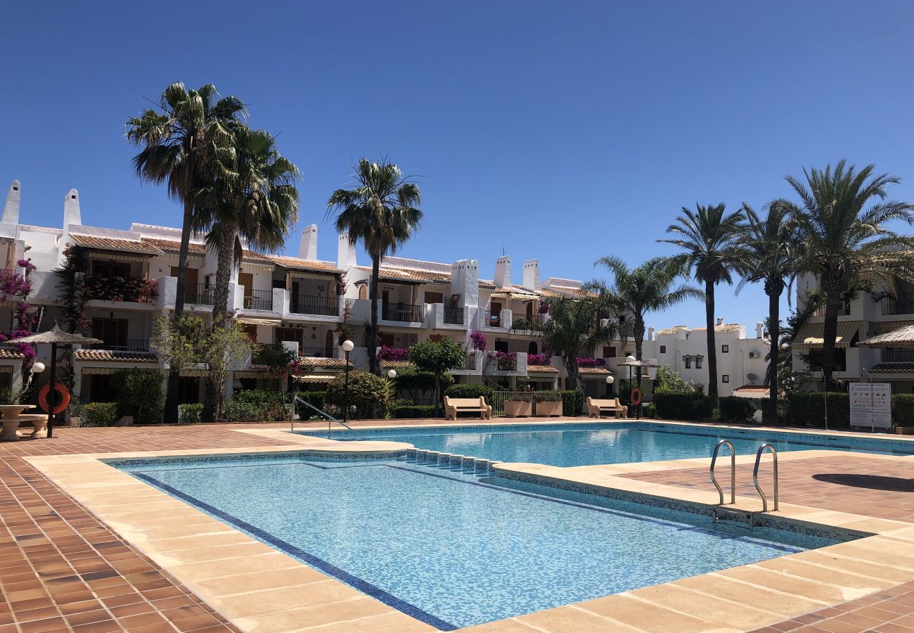 Apartment in Denia - Apartment on the ground floor facing the pool and on the beachfront