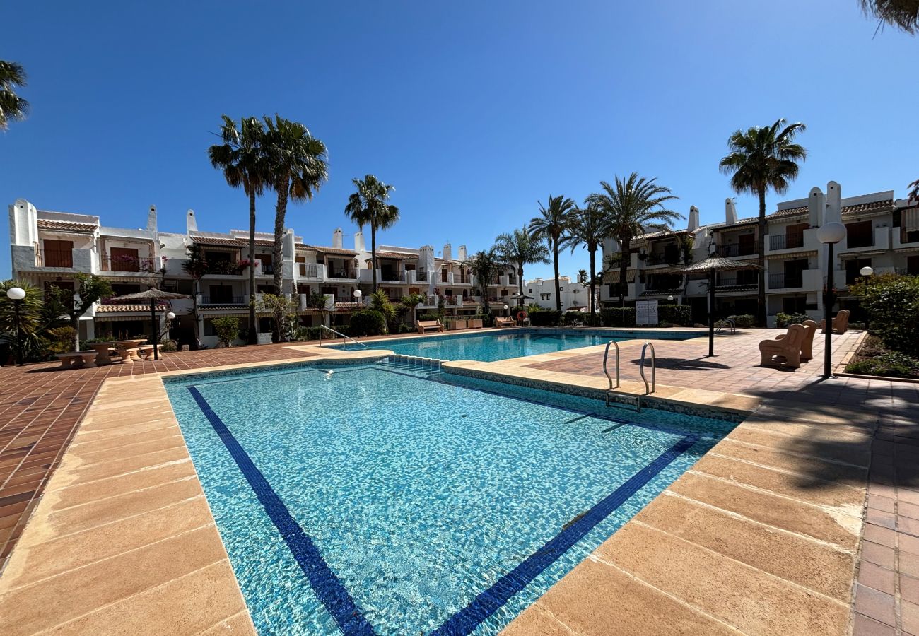 Apartment in Denia - Apartment on the ground floor facing the pool and on the beachfront