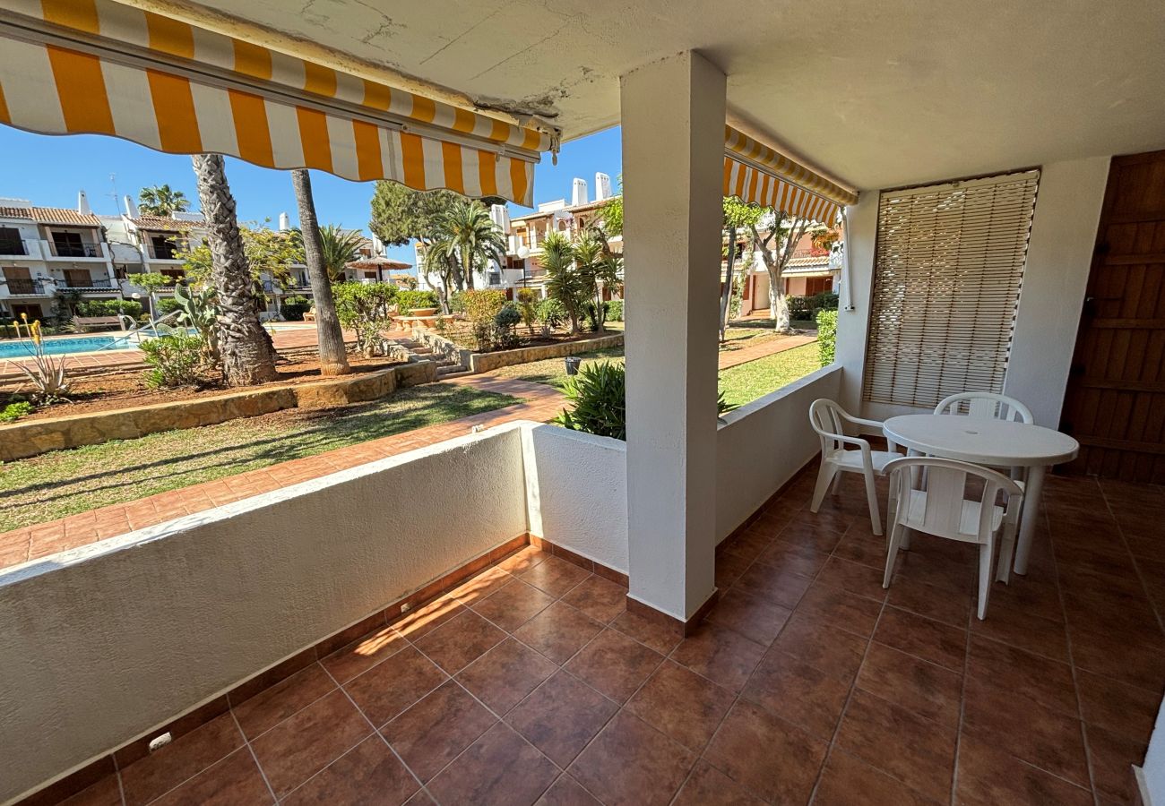 Apartment in Denia - Apartment on the ground floor facing the pool and on the beachfront