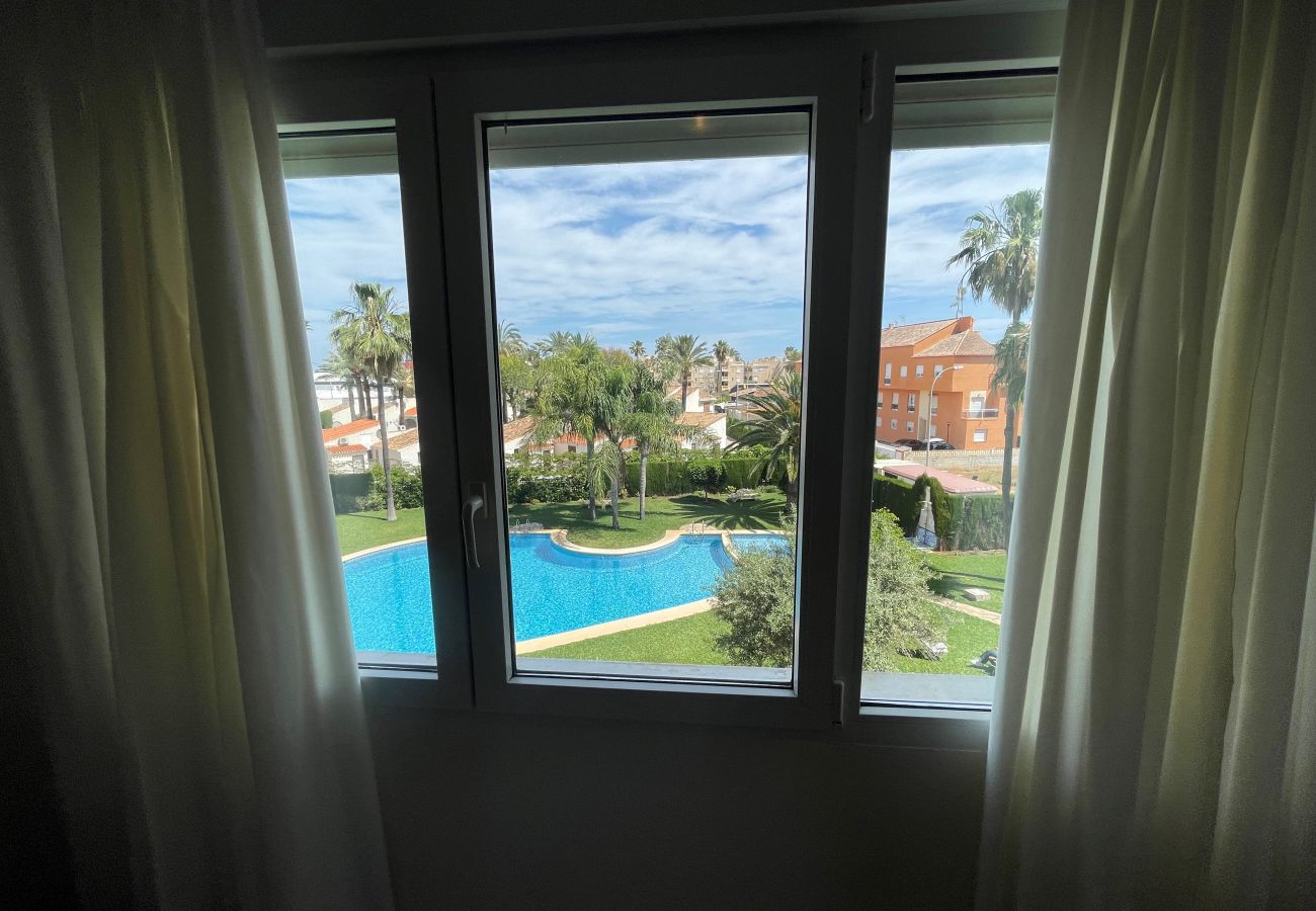 Apartment in Denia - Spacious apartment in urbanization with pool and parking