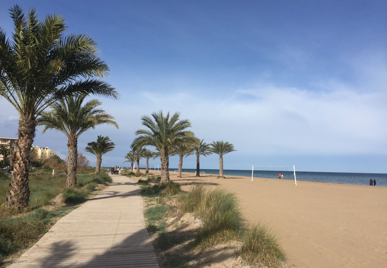 Apartment in Denia - Beachfront apartment very close to Denia