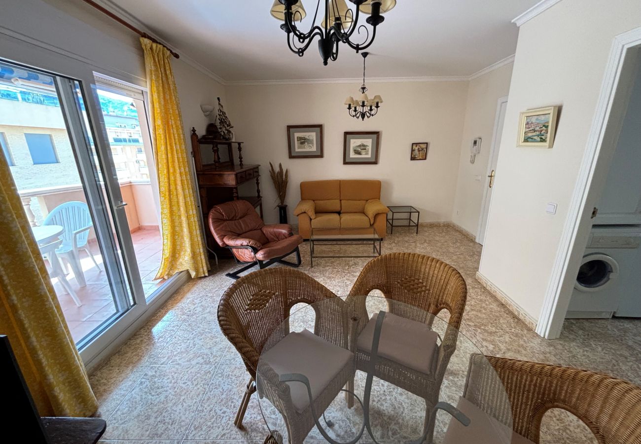 Apartment in Denia - Beachfront apartment very close to Denia