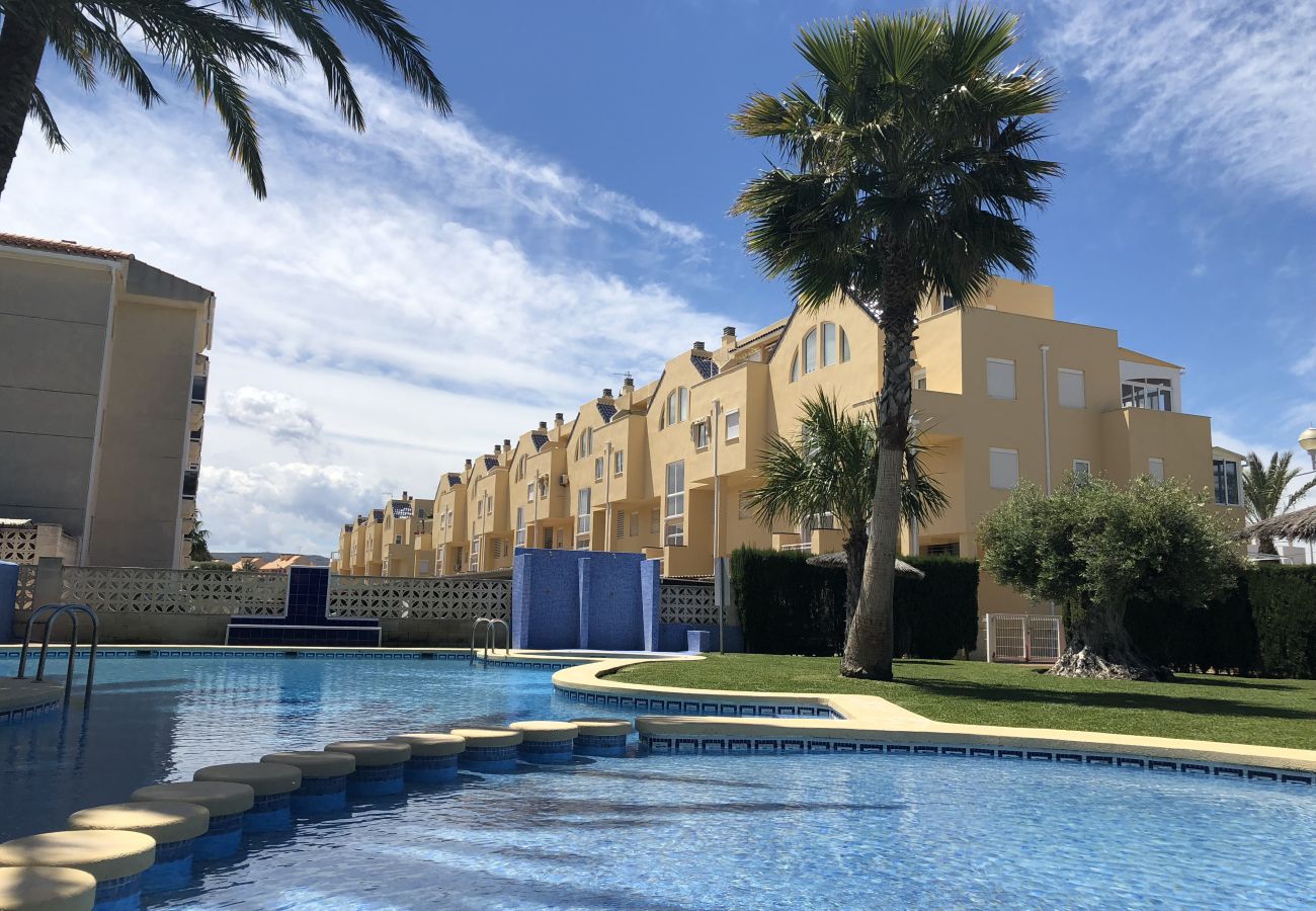 Apartment in Denia - Ideal apartment for families with playground, pool and garden