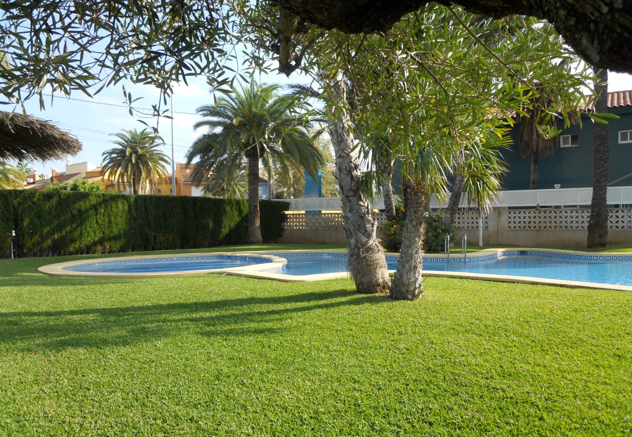 Apartment in Denia - Ideal apartment for families with playground, pool and garden