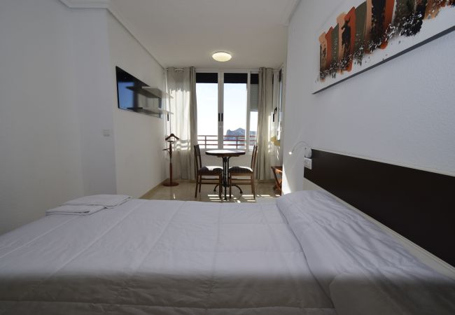 Apartment in Benidorm - PINTOR ROSALES  (3 BEDROOMS)